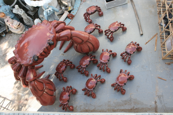 Small Bread Crab Furniture Sculptures Chair Balloon Style