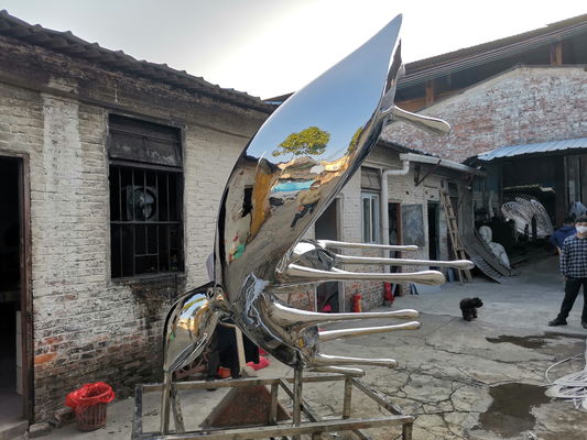 Silver Decorative Garden Ornaments , Pool Contemporary Garden Sculptures